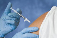 <b>流感疫苗需天辰直属代理求大增 专家：疫苗充足</b>